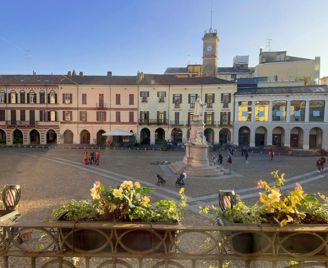 Hotel Dimora Conte Cavour Vercelli Esterno foto