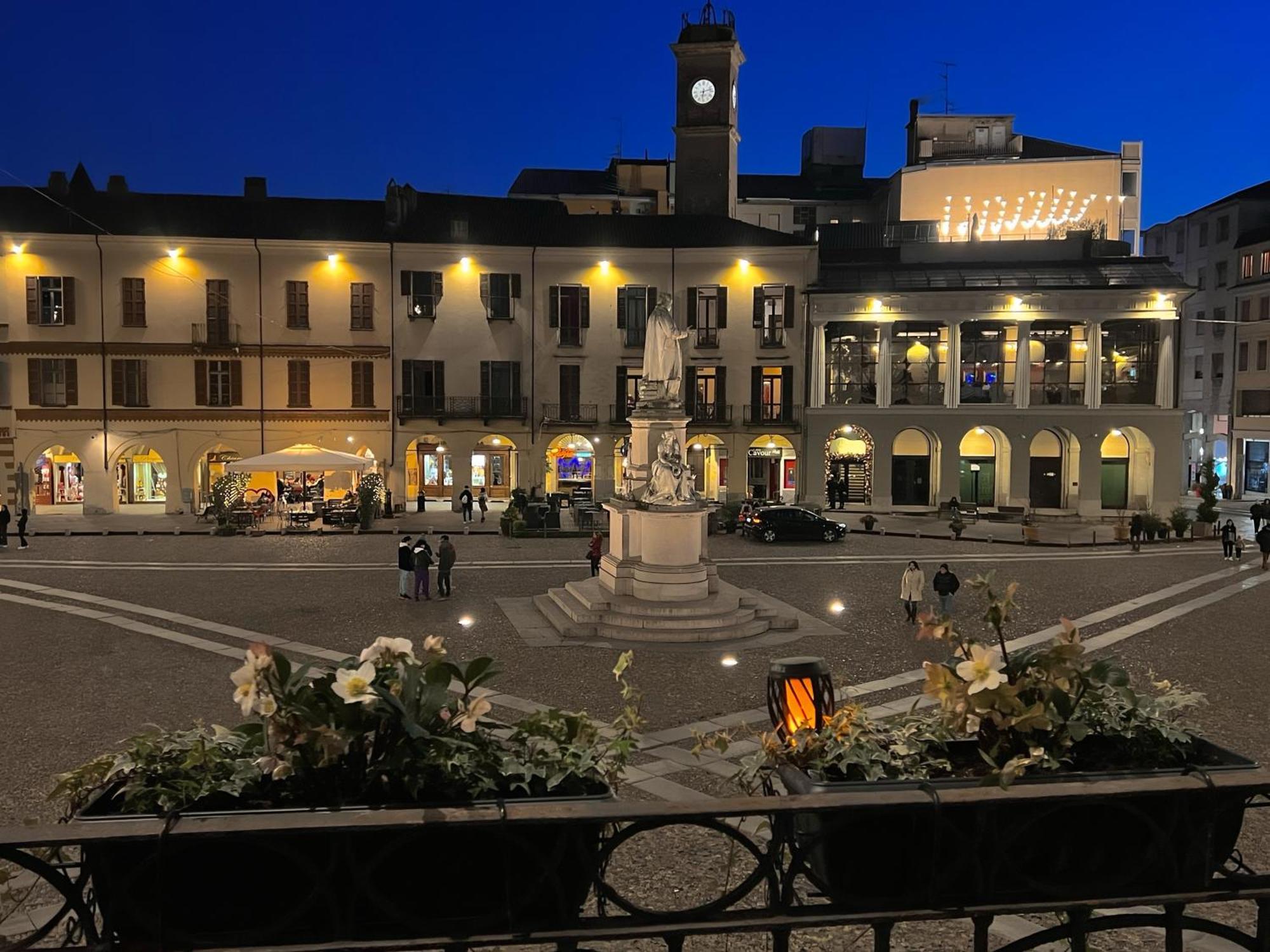 Hotel Dimora Conte Cavour Vercelli Esterno foto