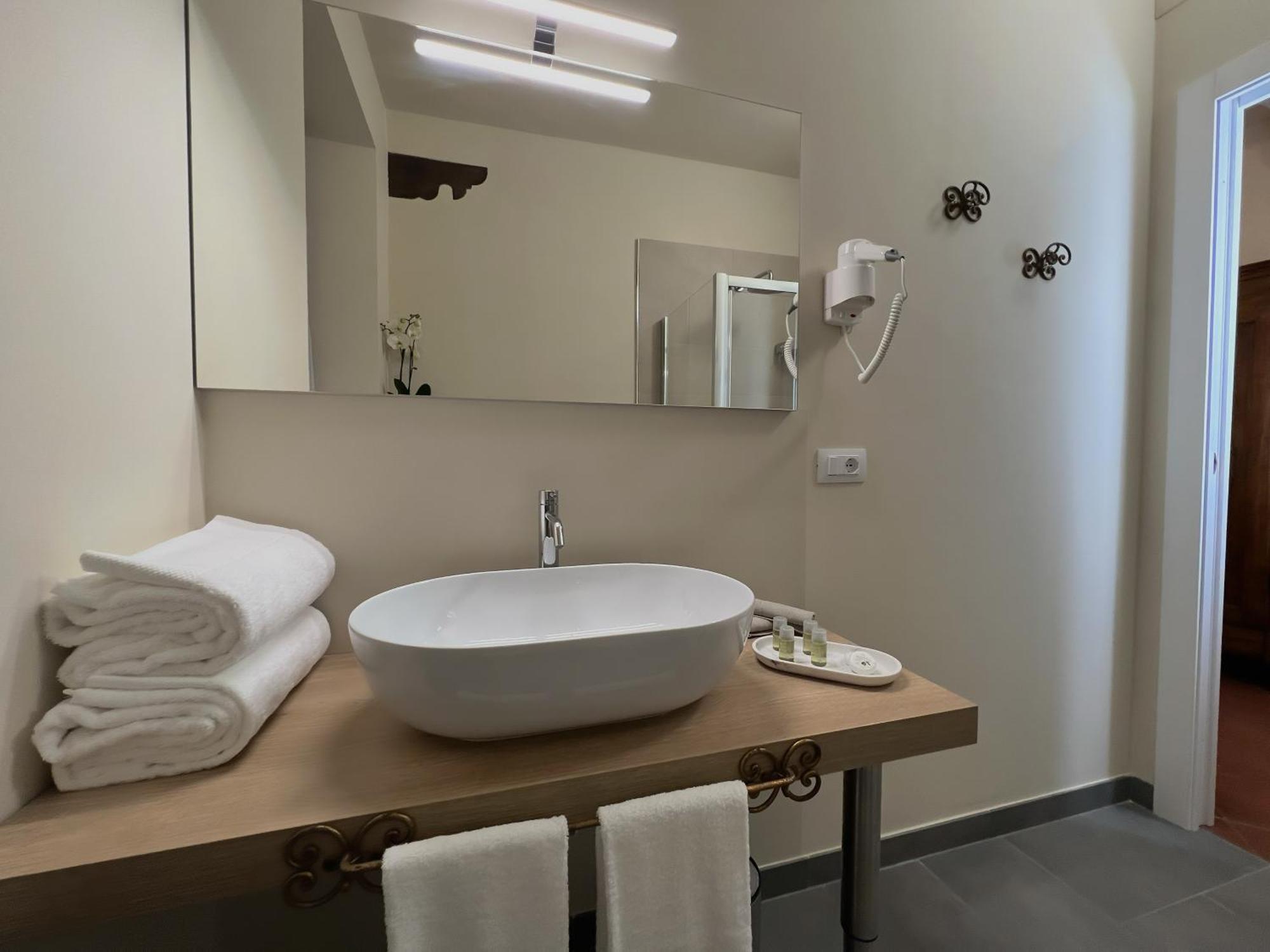 Hotel Dimora Conte Cavour Vercelli Esterno foto