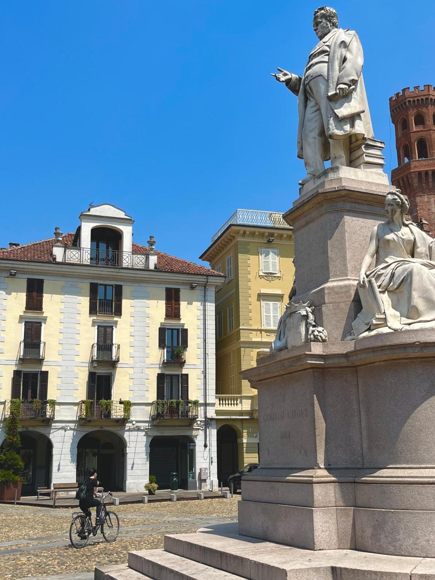 Hotel Dimora Conte Cavour Vercelli Esterno foto