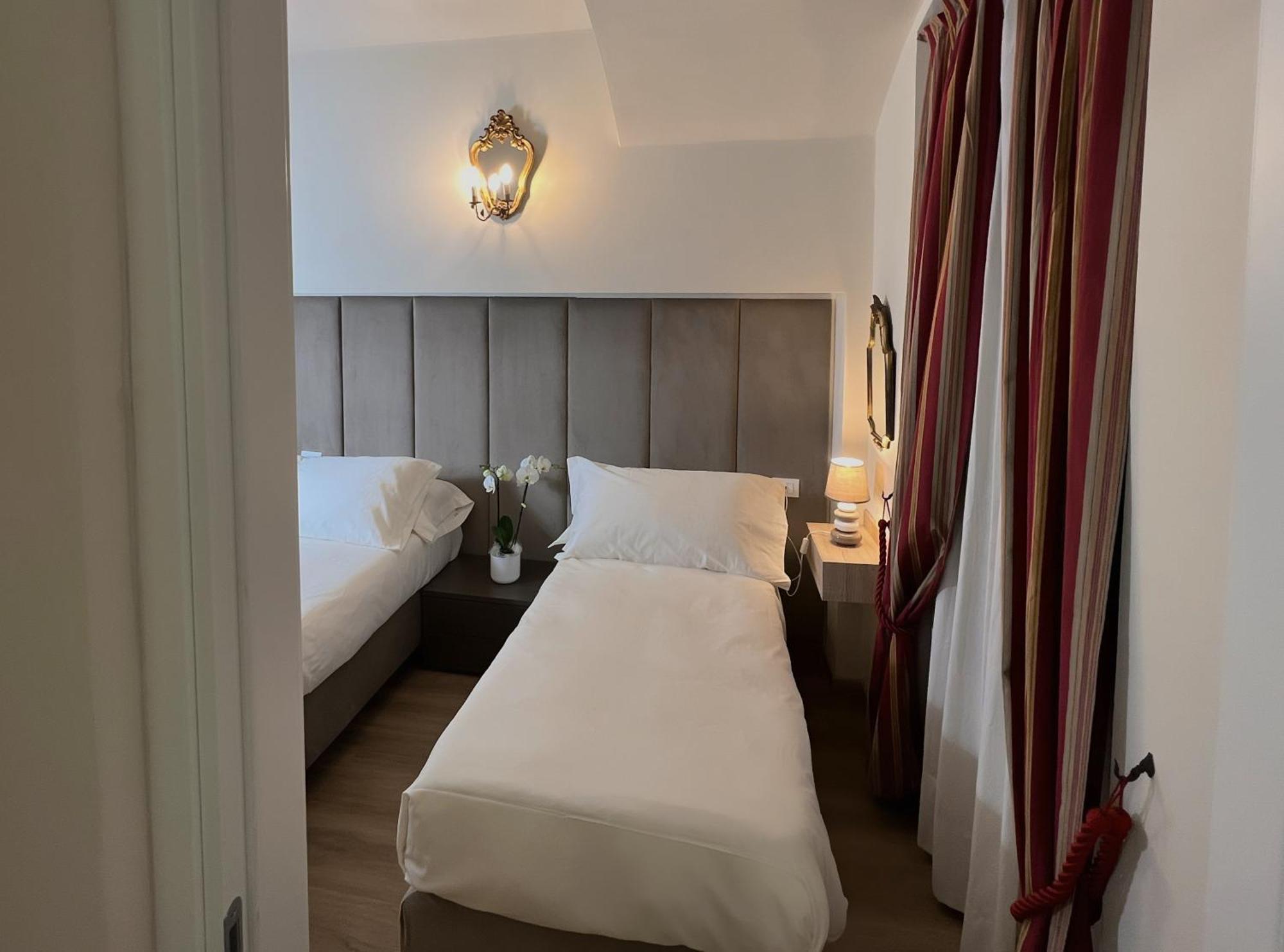 Hotel Dimora Conte Cavour Vercelli Esterno foto
